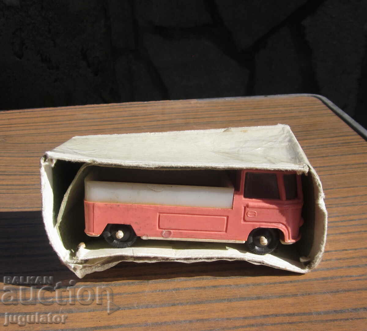 vechi camion de jucărie din plastic din URSS din Sotsa