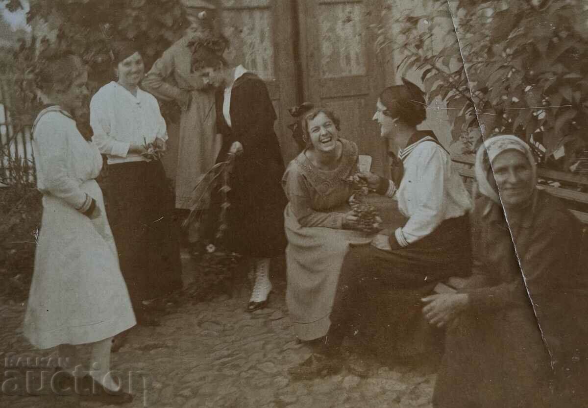 WOMEN HAVING FUN PHOTOGRAPHY KINGDOM OF BULGARIA