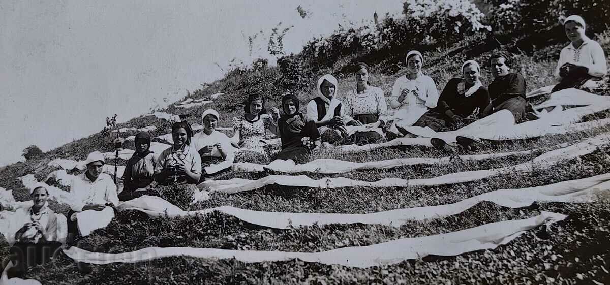 1938 BELIANKATA KRUMOVO PHOTOGRAPHY KINGDOM OF BULGARIA with price 29.00 BGN | € 14.83 1938 BELIANKATA KRUMOVO PHOTOGRAPHY KINGDOM OF BULGARIA with price 29.00 BGN | € 14.83