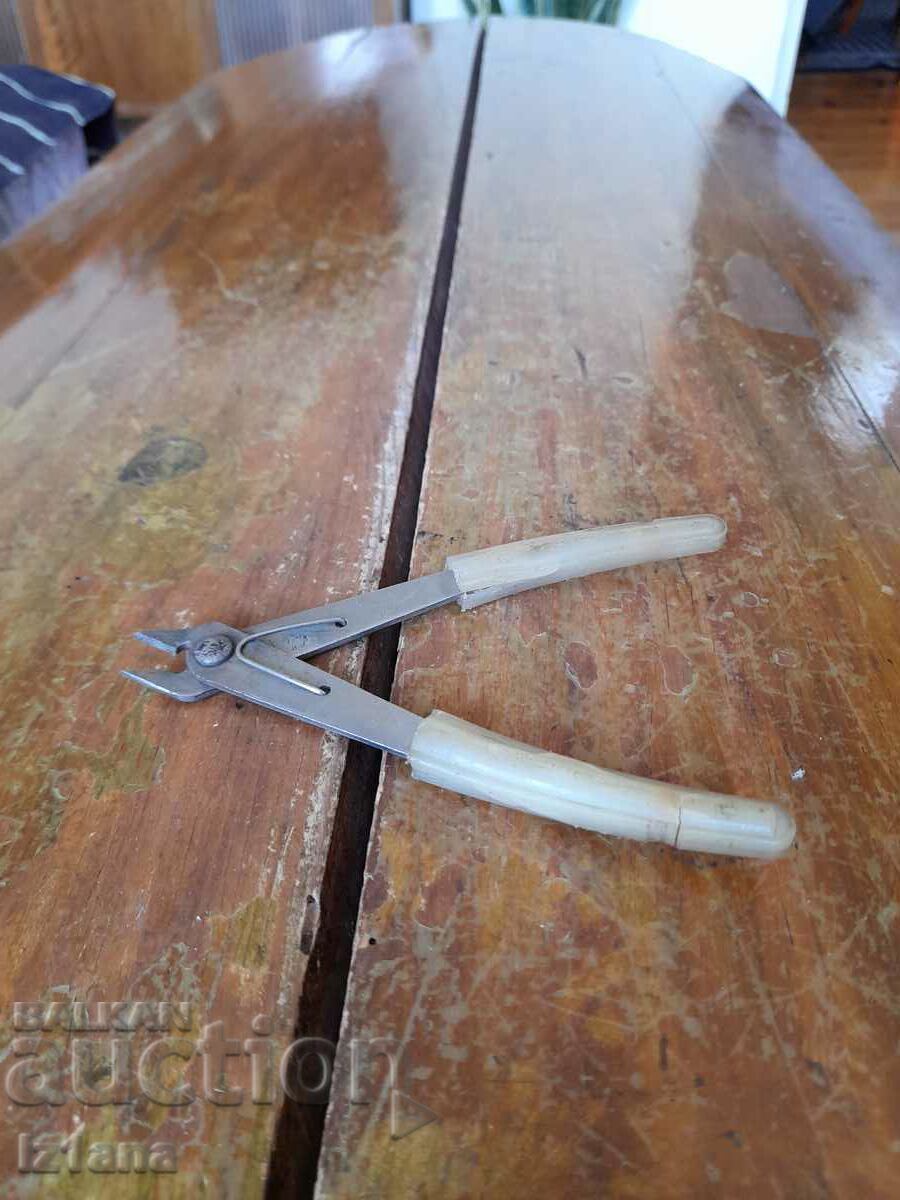 Old pliers cutters