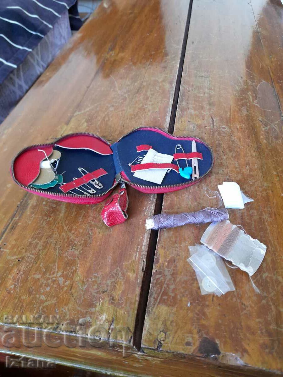 Old tailor's kit - 5