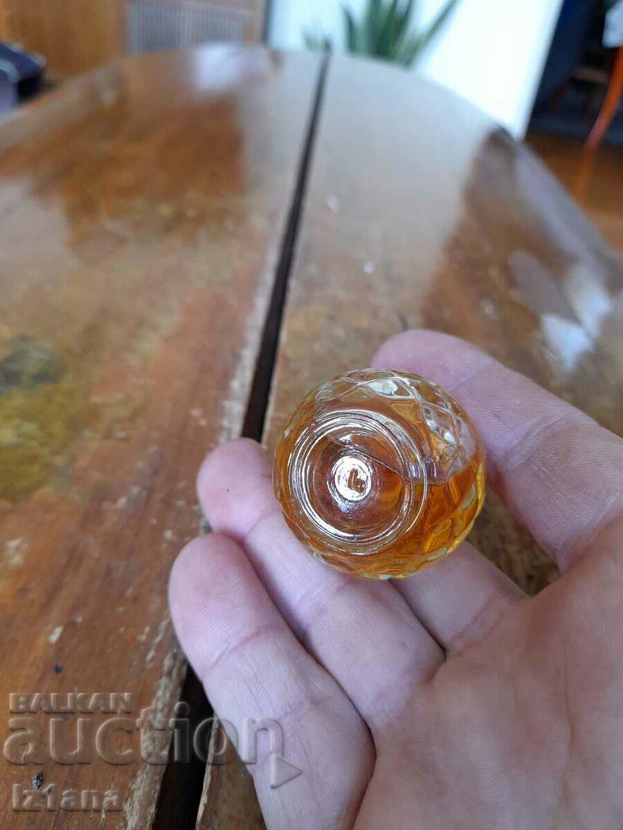 Delivery of Old perfume Delivery of Old perfume