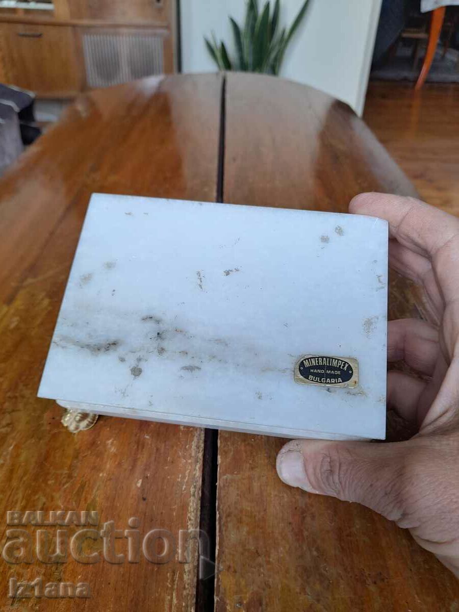 Auction Old marble jewelry box Auction Old marble jewelry box