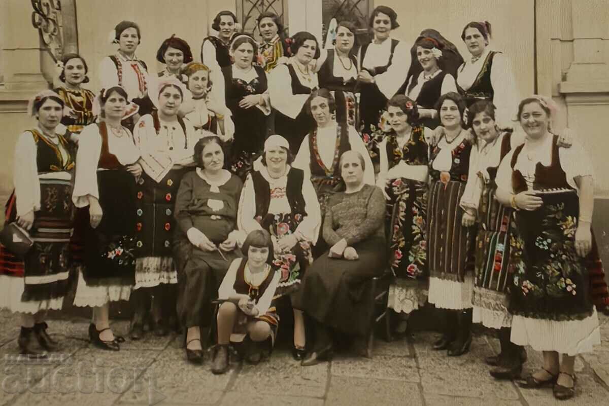 WEAR COSTUMES WOMEN PHOTO KINGDOM OF BULGARIA with price 35.00 BGN | € 17.90 WEAR COSTUMES WOMEN PHOTO KINGDOM OF BULGARIA with price 35.00 BGN | € 17.90