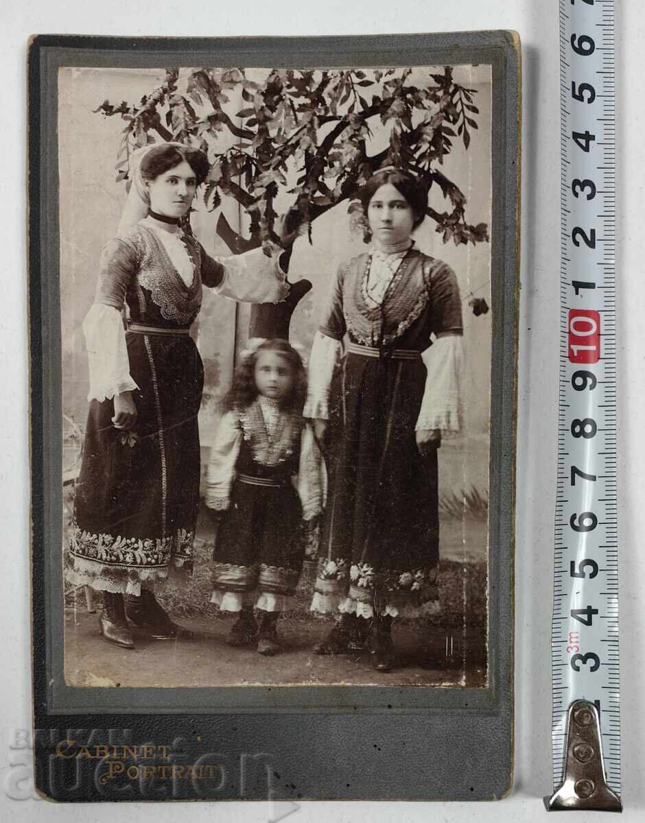 COSTUMES COSTUMES WOMEN PHOTO KINGDOM BULGARIA CARDBOARD COSTUMES COSTUMES WOMEN PHOTO KINGDOM BULGARIA CARDBOARD