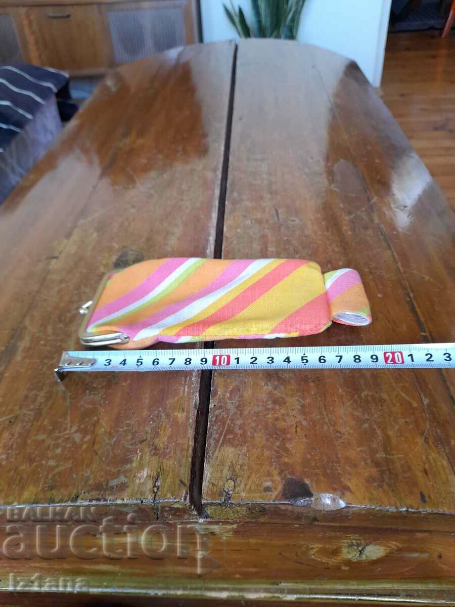 Old glasses case with price 11.00 BGN | € 5.62 Old glasses case with price 11.00 BGN | € 5.62