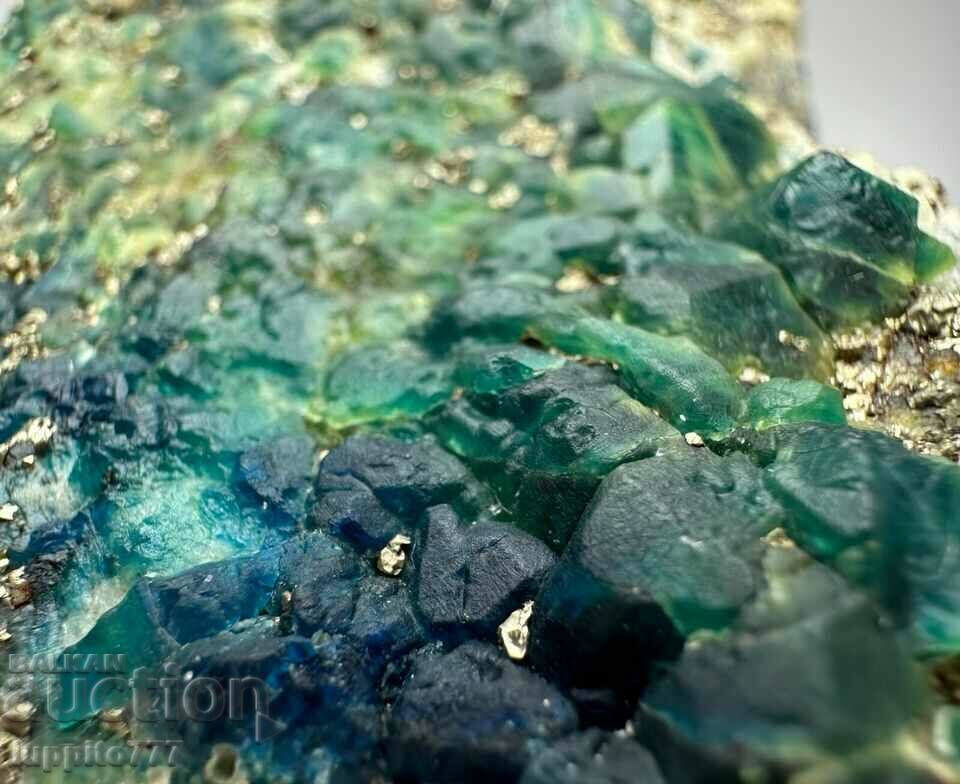 Auction 751 grams of natural green tourmaline on a unique matrix Auction 751 grams of natural green tourmaline on a unique matrix