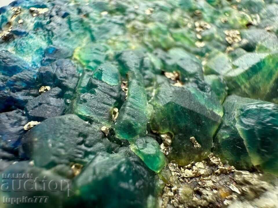 751 grams of natural green tourmaline on a unique matrix - 5 751 grams of natural green tourmaline on a unique matrix - 5