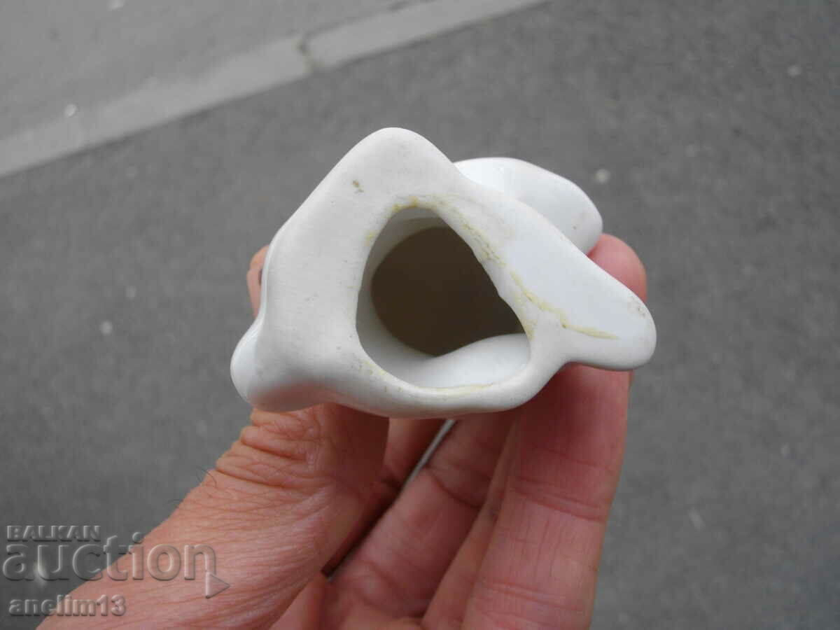 OLD PORCELAIN KITTEN - 7