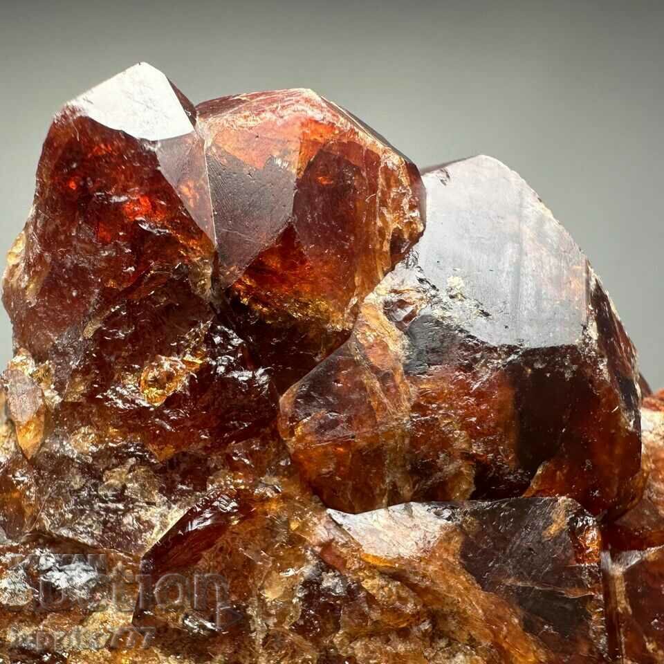 Auction 343 grams of natural garnet on a unique matrix Auction 343 grams of natural garnet on a unique matrix