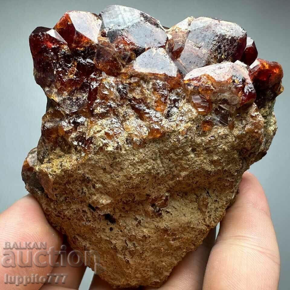 343 grams of natural garnet on a unique matrix - 6 343 grams of natural garnet on a unique matrix - 6