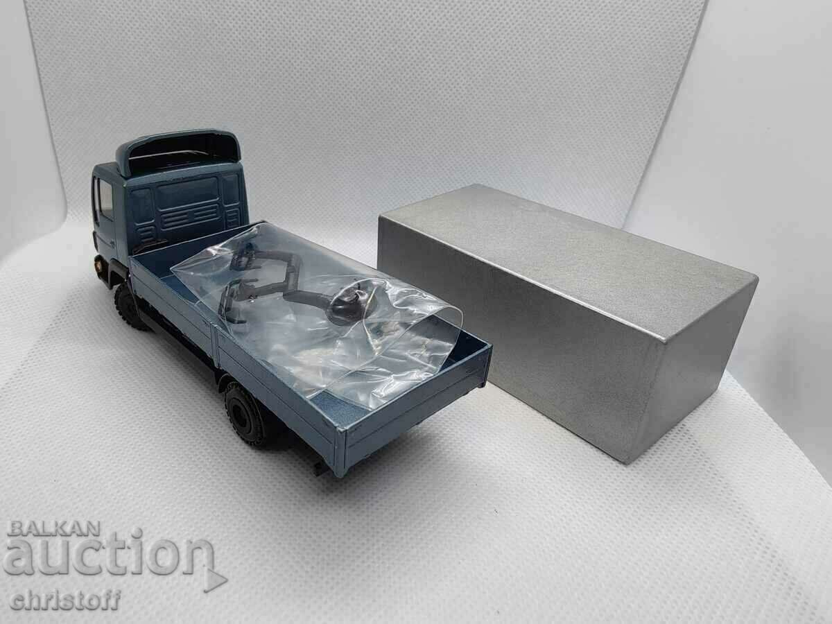 Lot Trucks MAN 1/50 Conrad with price 200.00 BGN | € 102.26 Lot Trucks MAN 1/50 Conrad with price 200.00 BGN | € 102.26