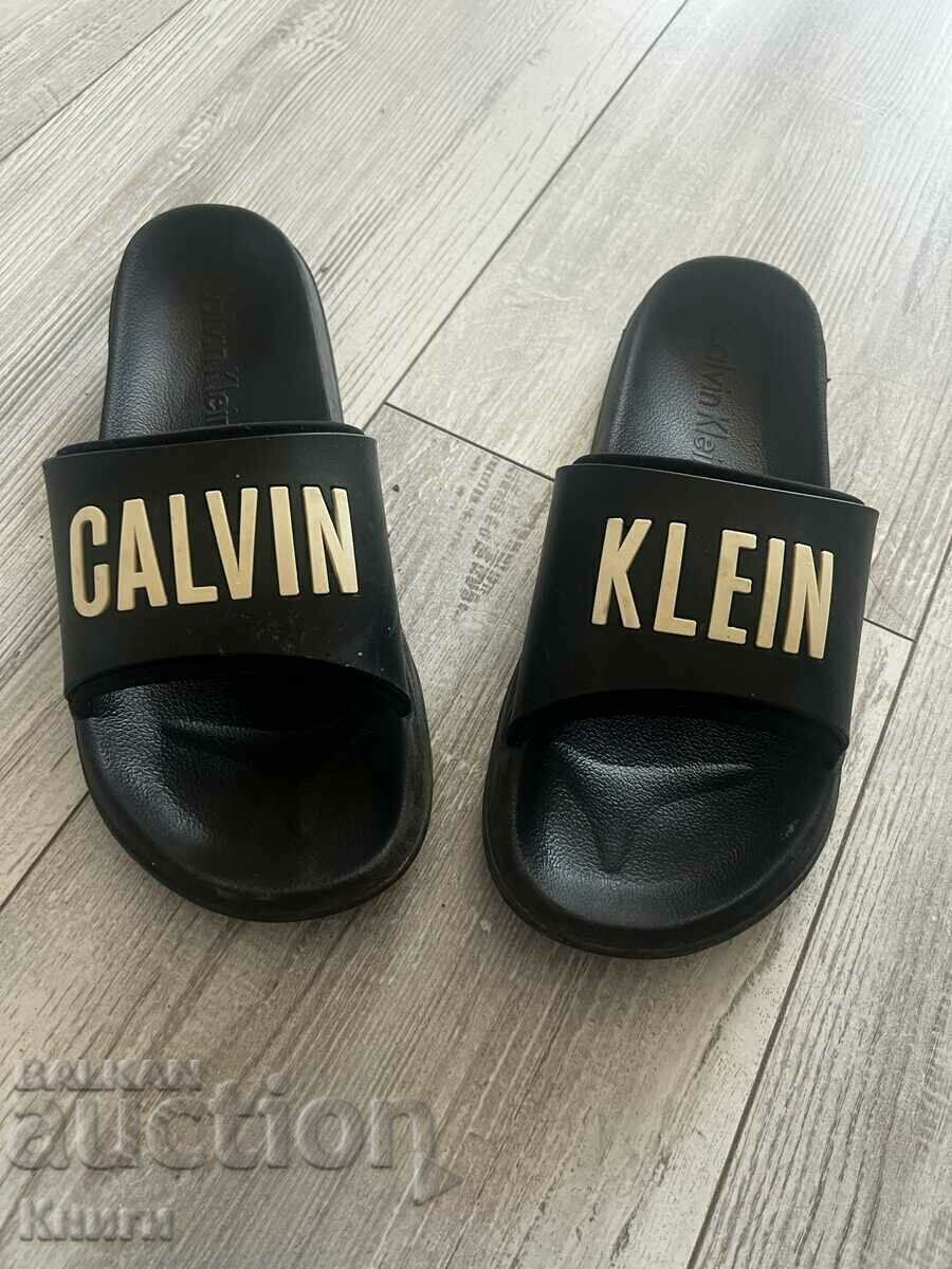 Șlapi bărbați Calvin Klein - mărimea 46 cu preț € 20.00 | 39.12 BGN