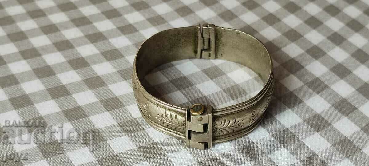 Auction 19th century RENAISSANCE BRACELET SILVER/ SACHAN 41.80 g Auction 19th century RENAISSANCE BRACELET SILVER/ SACHAN 41.80 g