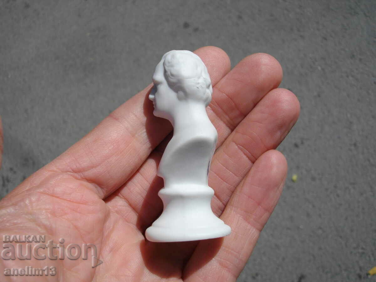 OLD PORCELAIN FIGURE STATUETTE GOETHE with price 65.00 BGN | € 33.23 OLD PORCELAIN FIGURE STATUETTE GOETHE with price 65.00 BGN | € 33.23