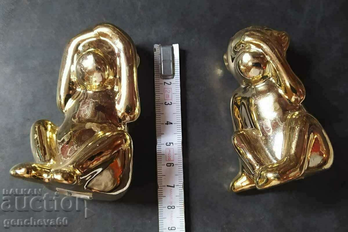 Maimuțe de porțelan N-am auzit și nici nu s-au văzut niciodată decor de aur cu preț 21.00 BGN | € 10.74 Maimuțe de porțelan N-am auzit și nici nu s-au văzut niciodată decor de aur cu preț 21.00 BGN | € 10.74