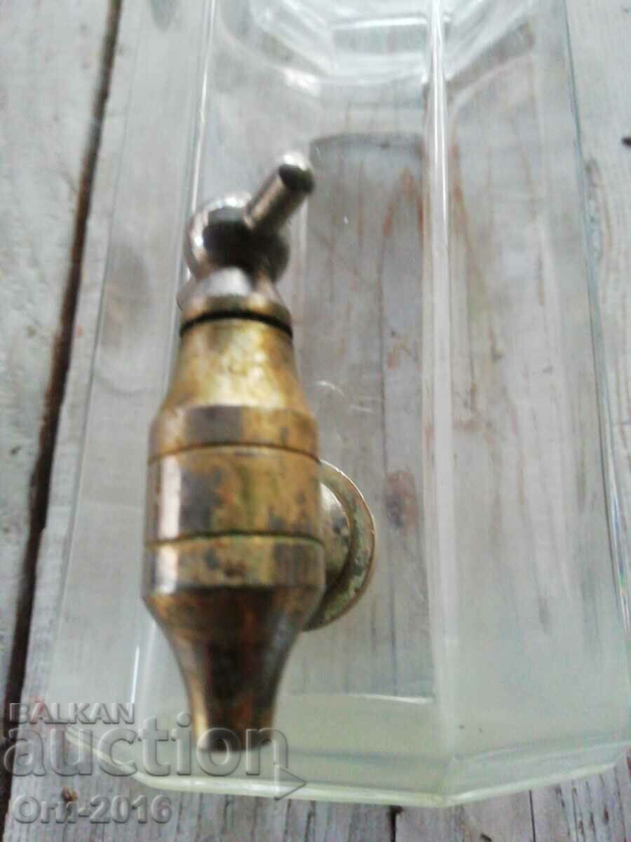 Auction Retro glass 1.5L. Auction Retro glass 1.5L.