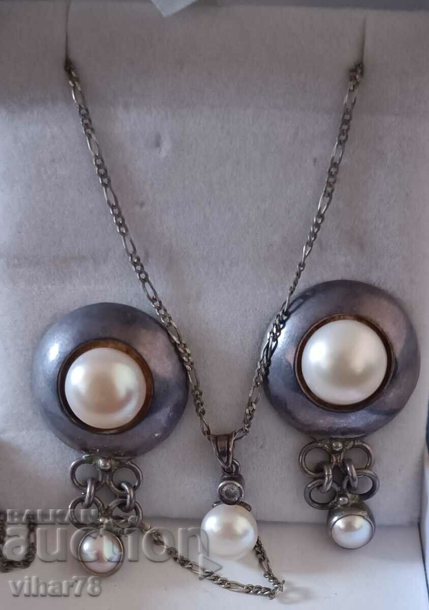 Стар сребърен комплект-висулка и обеци с перли