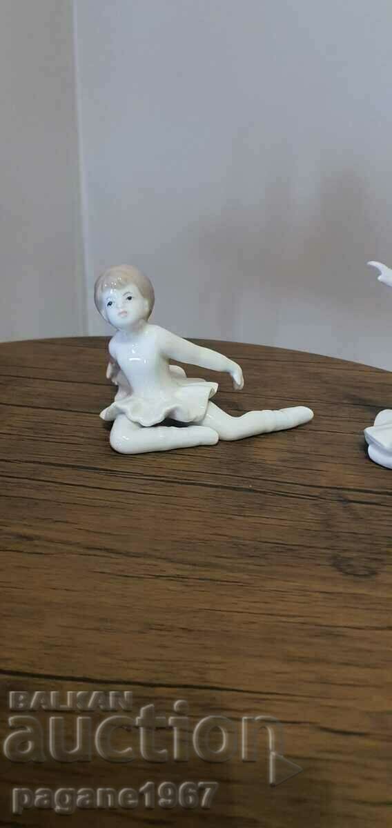 Auction Porcelain ballerinas Auction Porcelain ballerinas