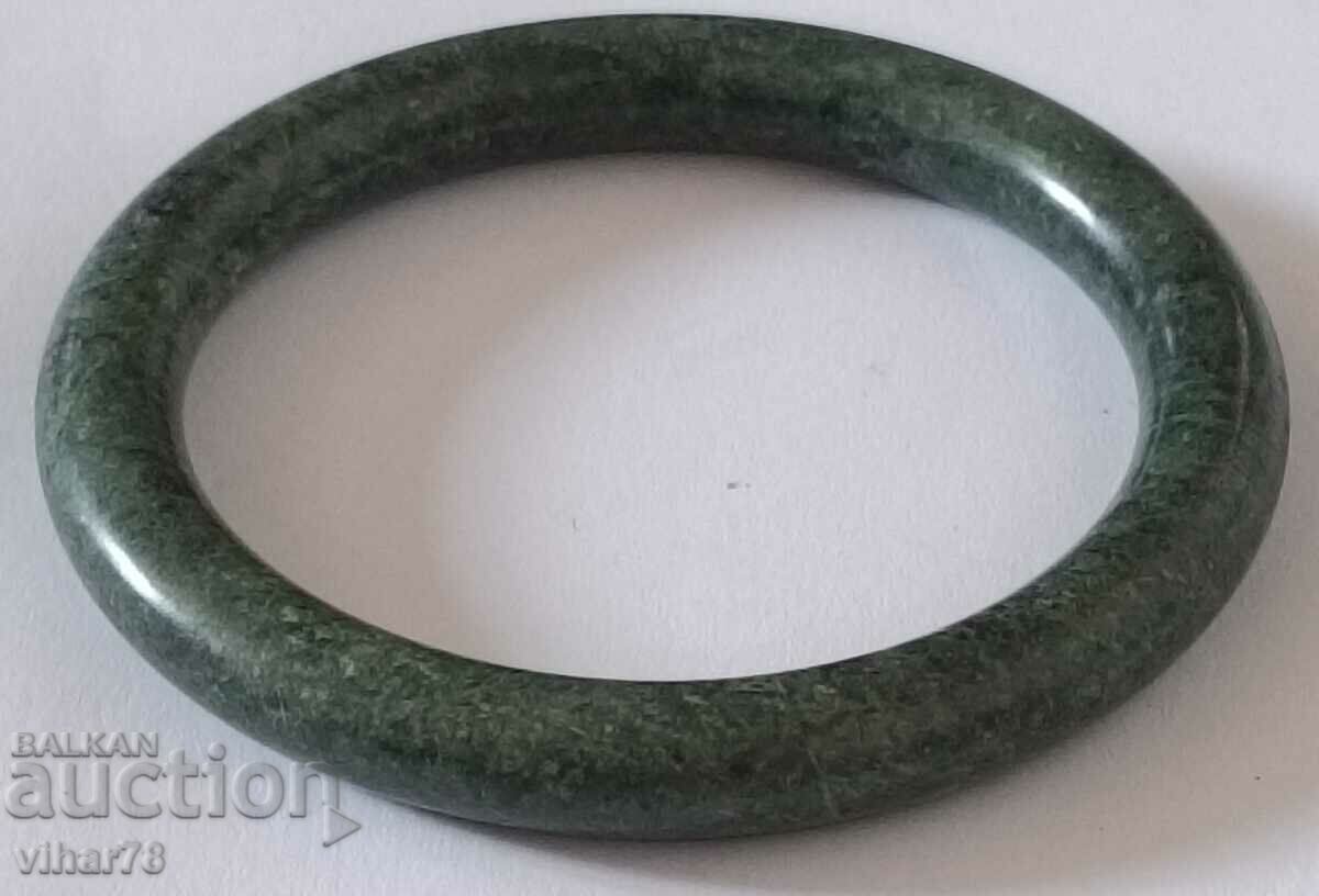 Delivery of jade bracelet