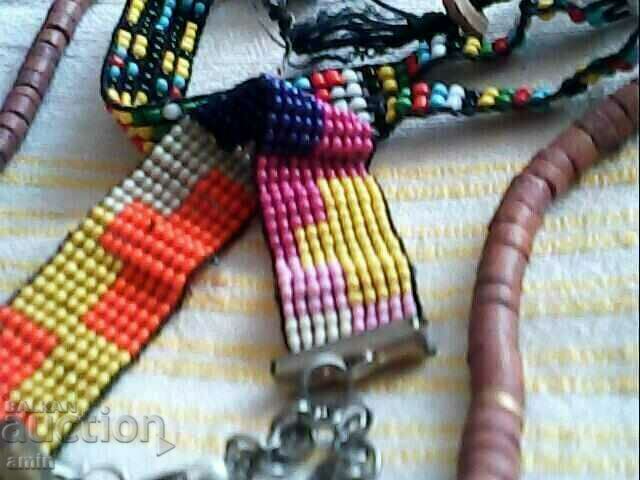 Auction beautiful wooden necklace with 2 bead bracelets Auction beautiful wooden necklace with 2 bead bracelets