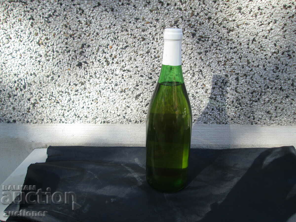 OLD WHITE WINE KARLOVSKI MISKET FULL UNOPENED BOTTLE with price 30.00 BGN | € 15.34 OLD WHITE WINE KARLOVSKI MISKET FULL UNOPENED BOTTLE with price 30.00 BGN | € 15.34