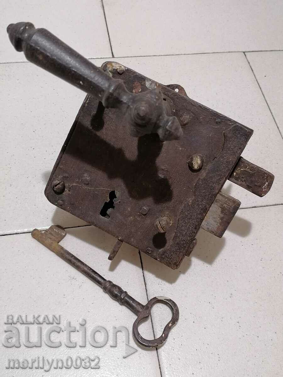 Old lock with key, latch late 19th century with price 137.00 BGN | € 70.05