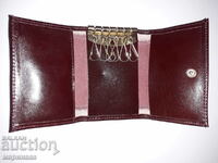 KEY HOLDER WITH CASE. LEATHER