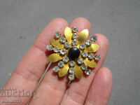 ΜΙΑ ΠΑΛΙΑ ΕΠΙΧΡΥΣΤΗ ΚΑΡΦΙΛΑ