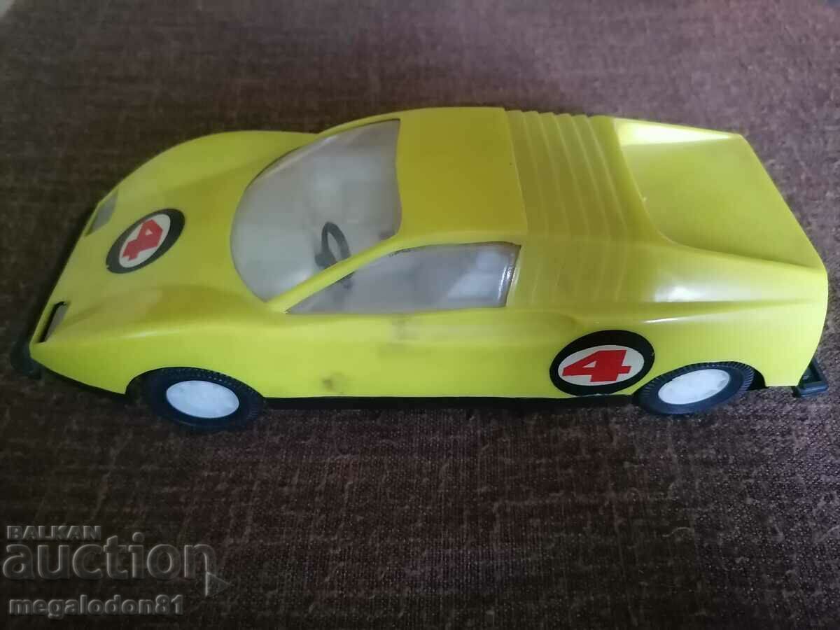 Delivery of BG baby carriage from the social years