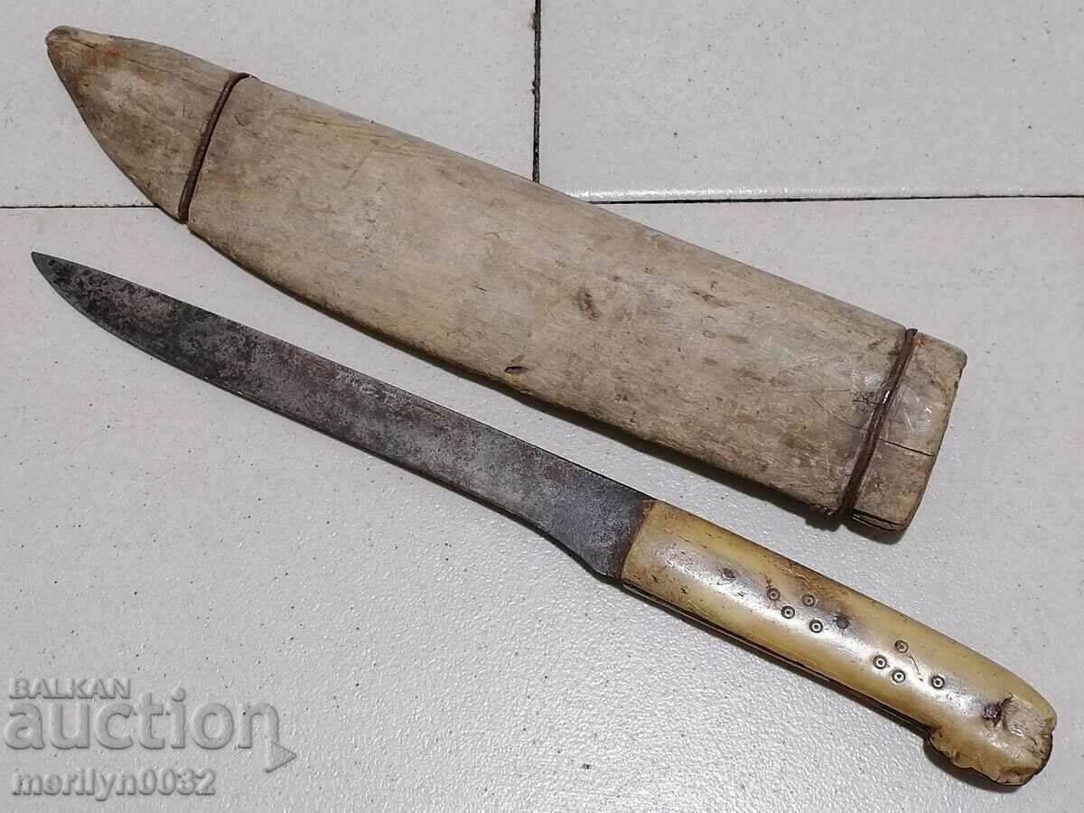 Antique renaissance knife with kanya akulak dagger with price 219.00 BGN | € 111.97 Antique renaissance knife with kanya akulak dagger with price 219.00 BGN | € 111.97