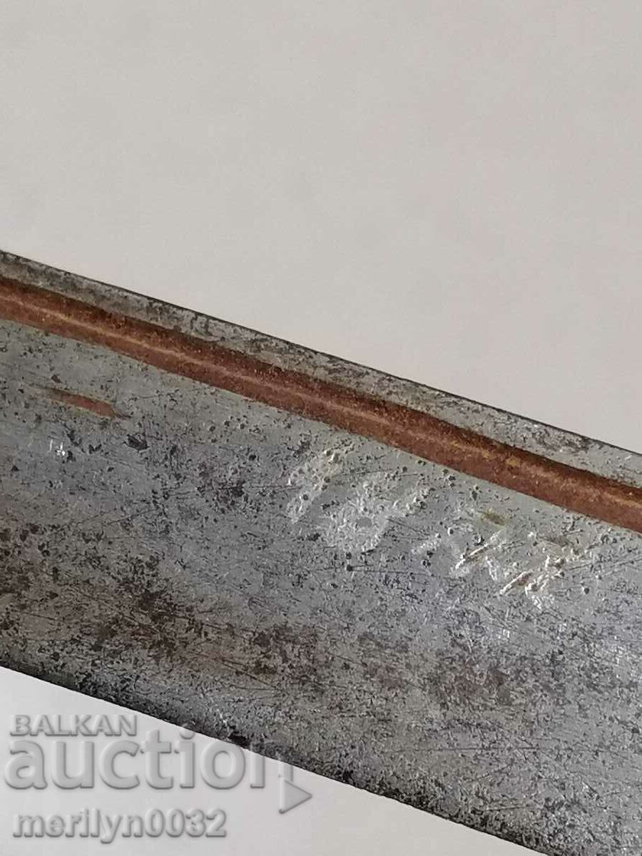 Delivery of Antique renaissance knife with kanya akulak dagger Delivery of Antique renaissance knife with kanya akulak dagger