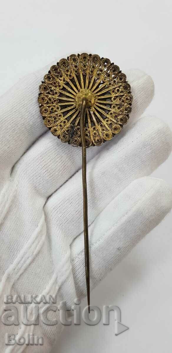 Delivery of Beautiful Revival pin, gilt pin - 19th century Delivery of Beautiful Revival pin, gilt pin - 19th century