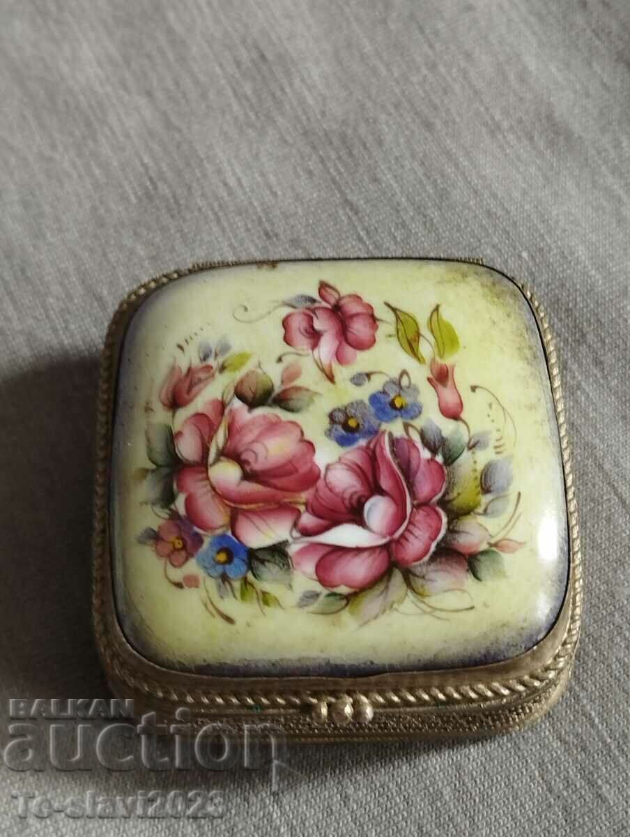 Old Russian box, Finift Enamel Porcelain Filigree