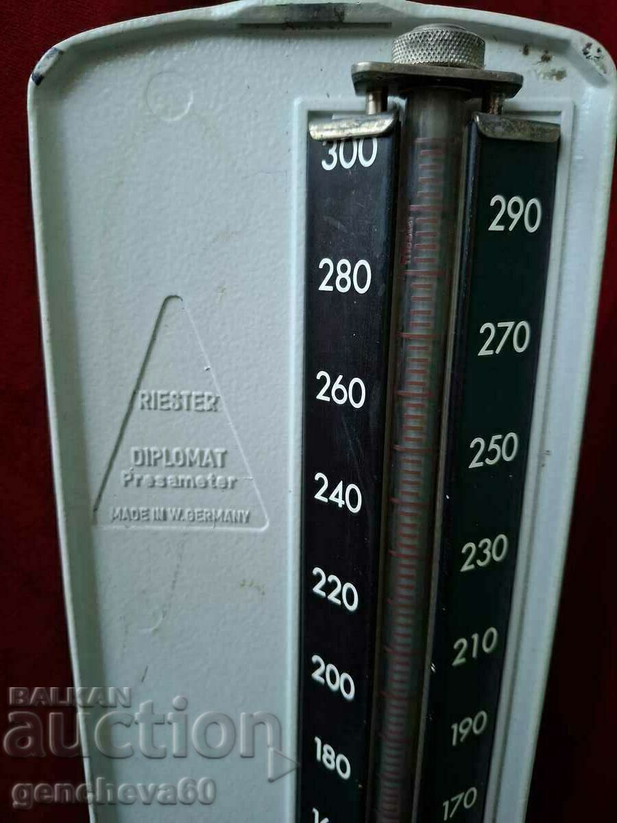 Auction  Rare old blood machine DIPLOMAT /GERMANY