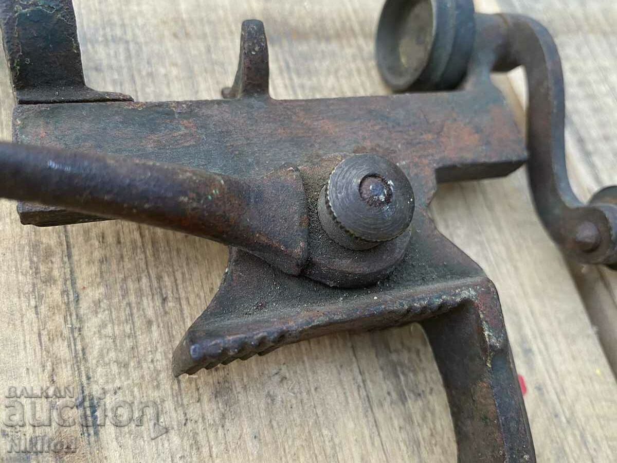 Licitație Mașină pentru cartușe de vânătoare Licitație Mașină pentru cartușe de vânătoare