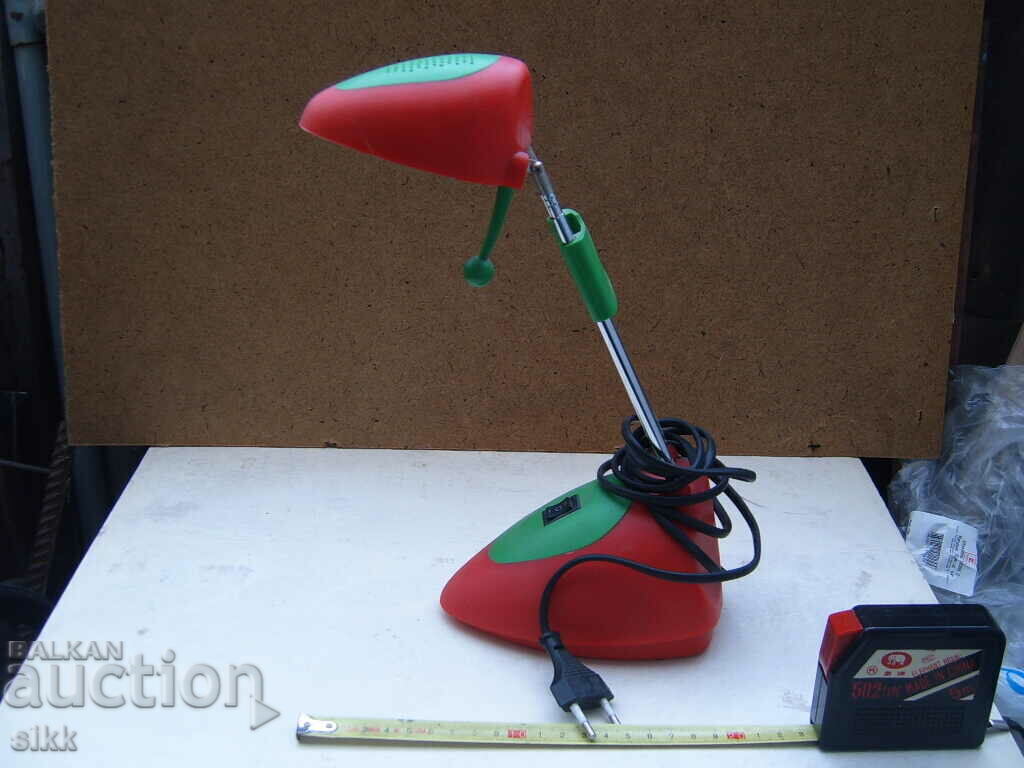 Επιτραπέζιο φωτιστικό με τιμή 20.00 BGN | € 10.23