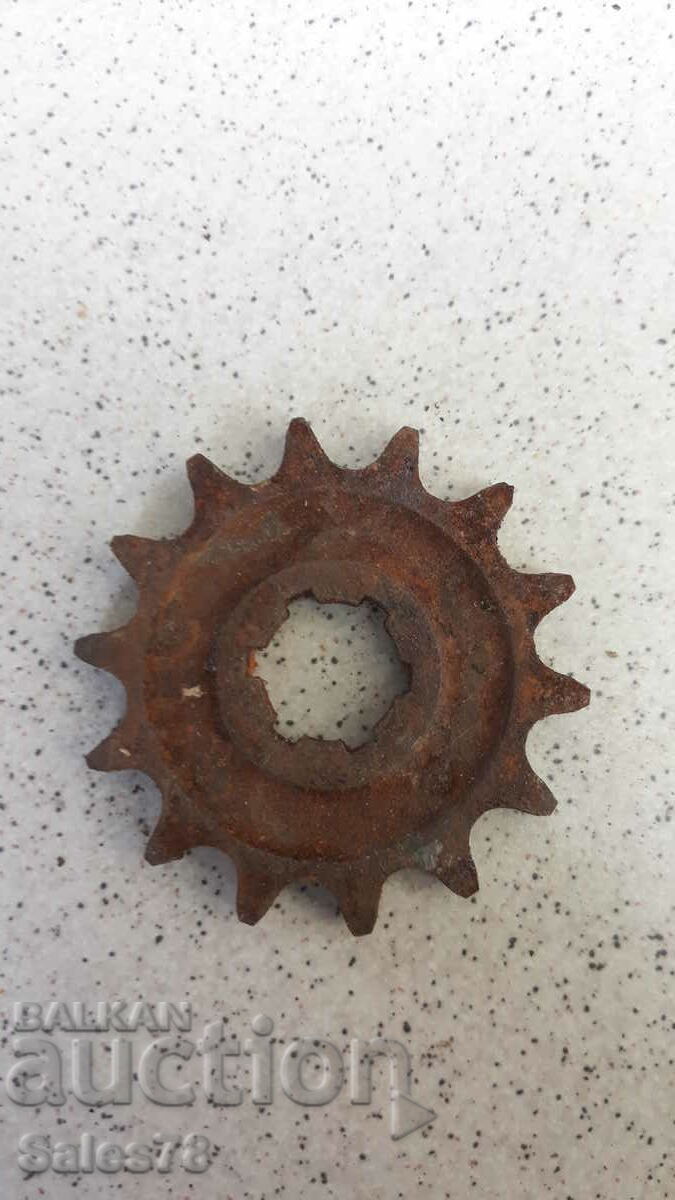 Front sprocket 14 teeth for an old bike