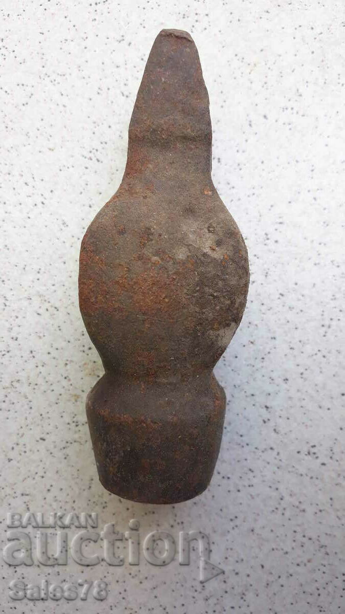 Old mason's hammer 800g. with price 10.00 BGN | € 5.11 Old mason's hammer 800g. with price 10.00 BGN | € 5.11