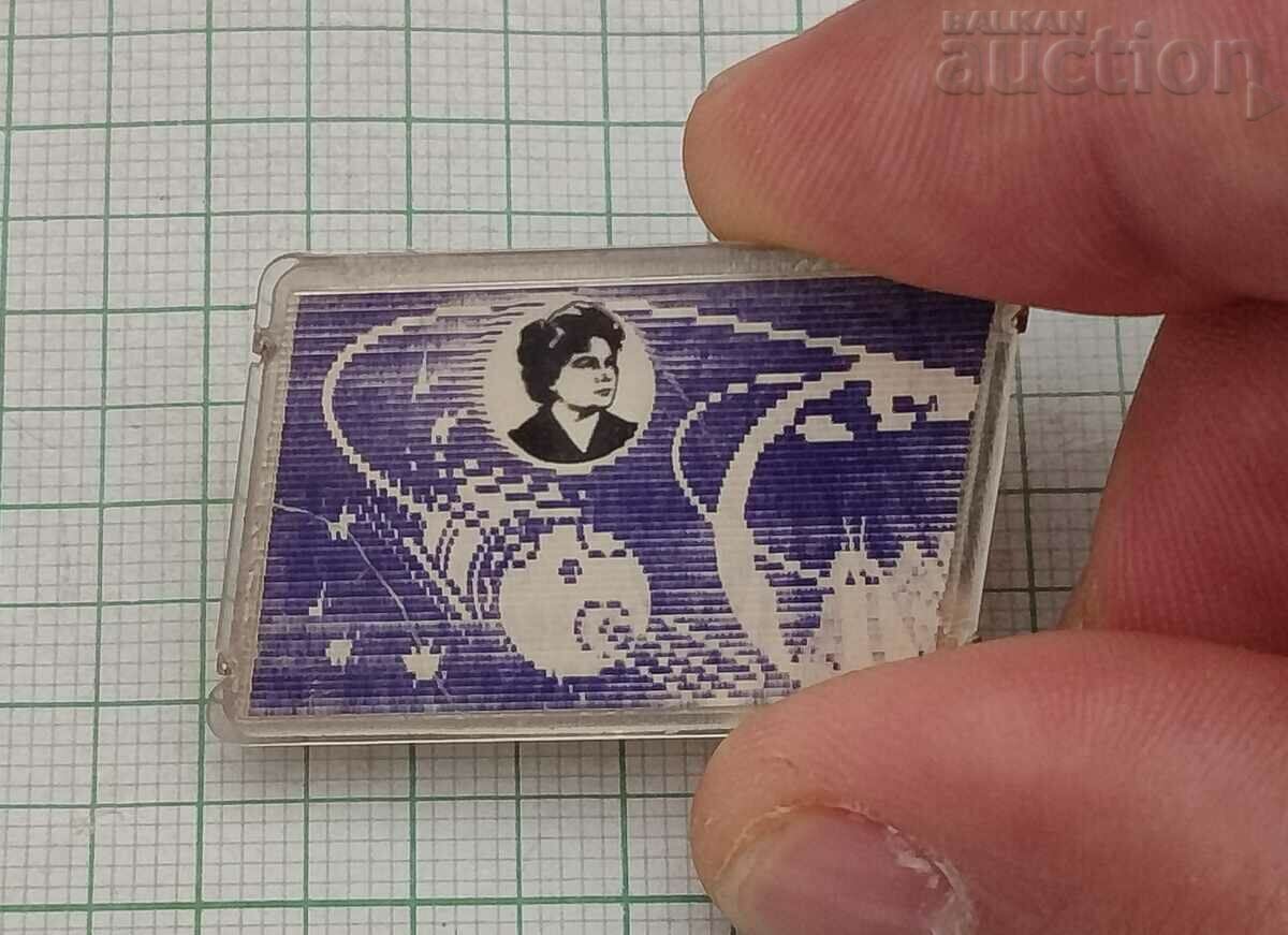 Auction  3D STEREO V. TERESHKOVA FIRST WOMAN IN SPACE BADGE