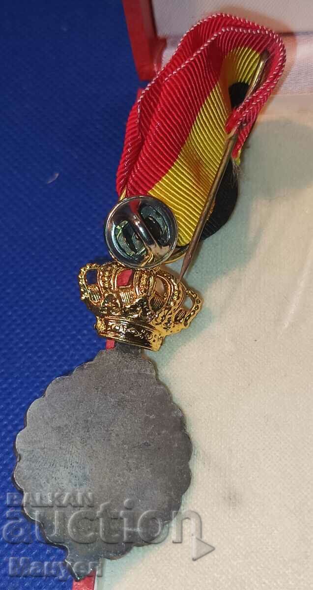 Παράδοση Βασίλειο του Βελγίου, παραγγελία, τέλειο με κουτί. Παράδοση Βασίλειο του Βελγίου, παραγγελία, τέλειο με κουτί.