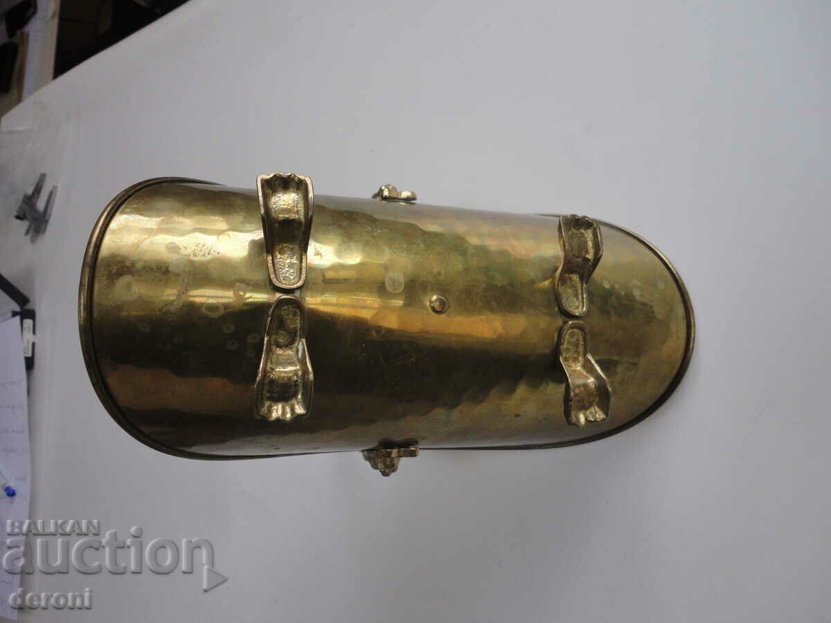 Bronze tray stand dish with price 30.00 BGN | € 15.34