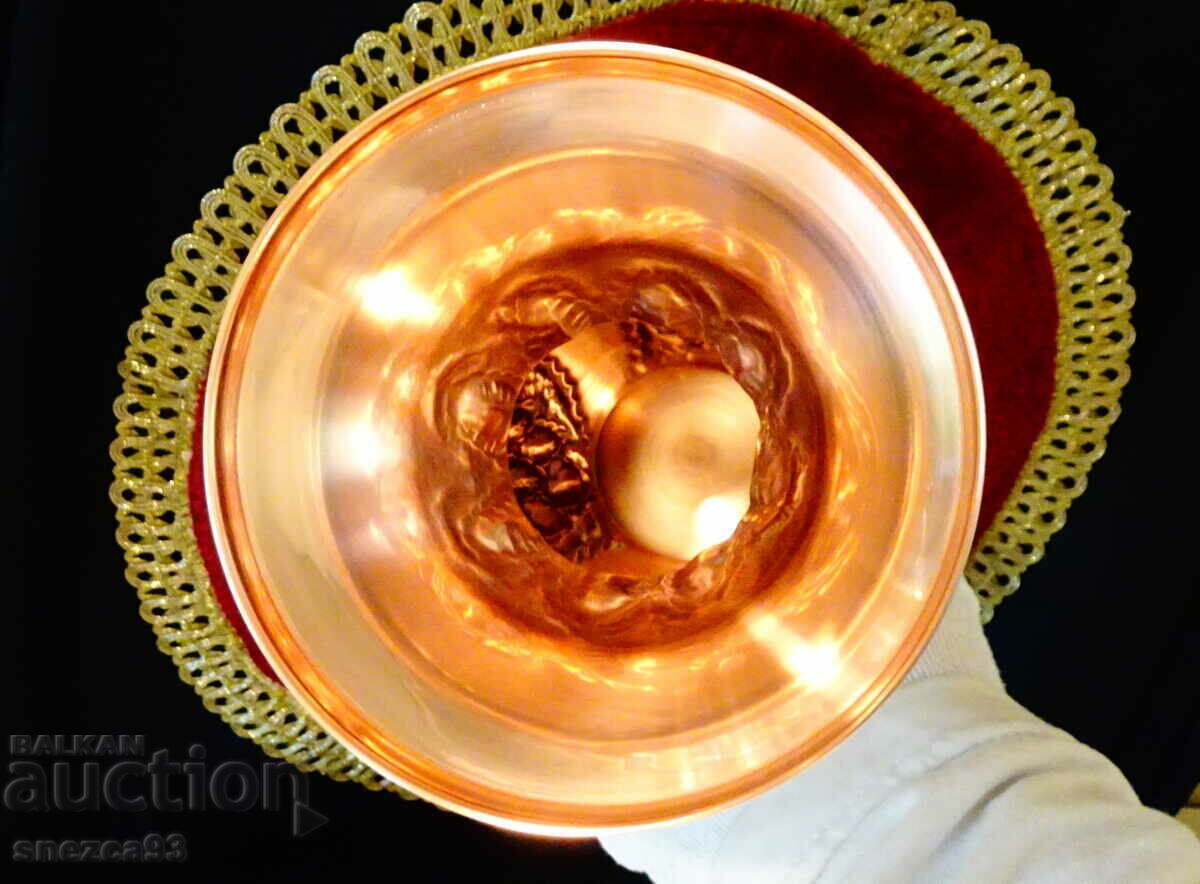 Delivery of Antique copper vase Isfahan, Isfahan. Delivery of Antique copper vase Isfahan, Isfahan.