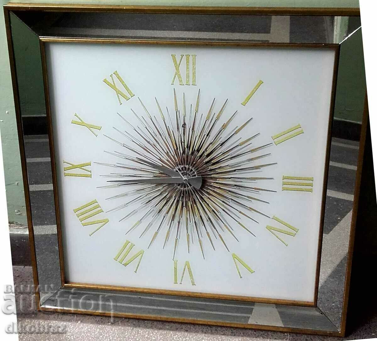 Large stylish wall clock with Roman numerals with price 30.00 BGN | € 15.34 Large stylish wall clock with Roman numerals with price 30.00 BGN | € 15.34