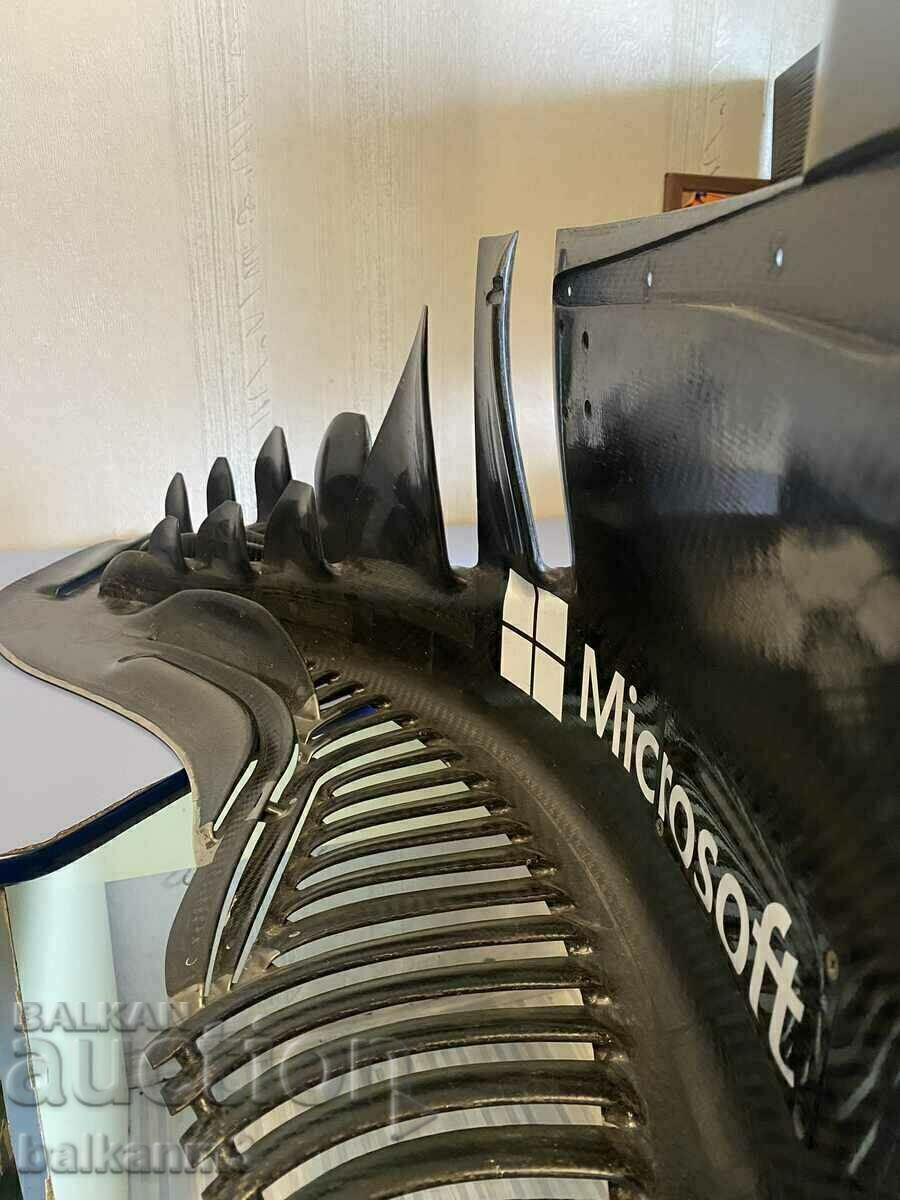 Delivery of Authentic Renault R.S.20 car part (Formula 1 Renault) Delivery of Authentic Renault R.S.20 car part (Formula 1 Renault)