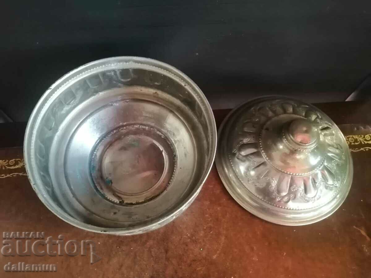 old metal bowl with lid 18/16 cm with price 24.00 BGN | € 12.27 old metal bowl with lid 18/16 cm with price 24.00 BGN | € 12.27