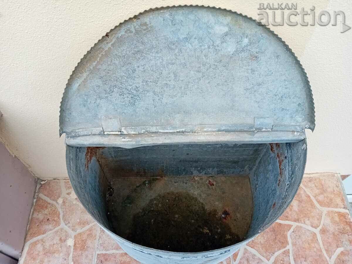 Auction Washbasin antique rustic sink with bronze faucet Auction Washbasin antique rustic sink with bronze faucet