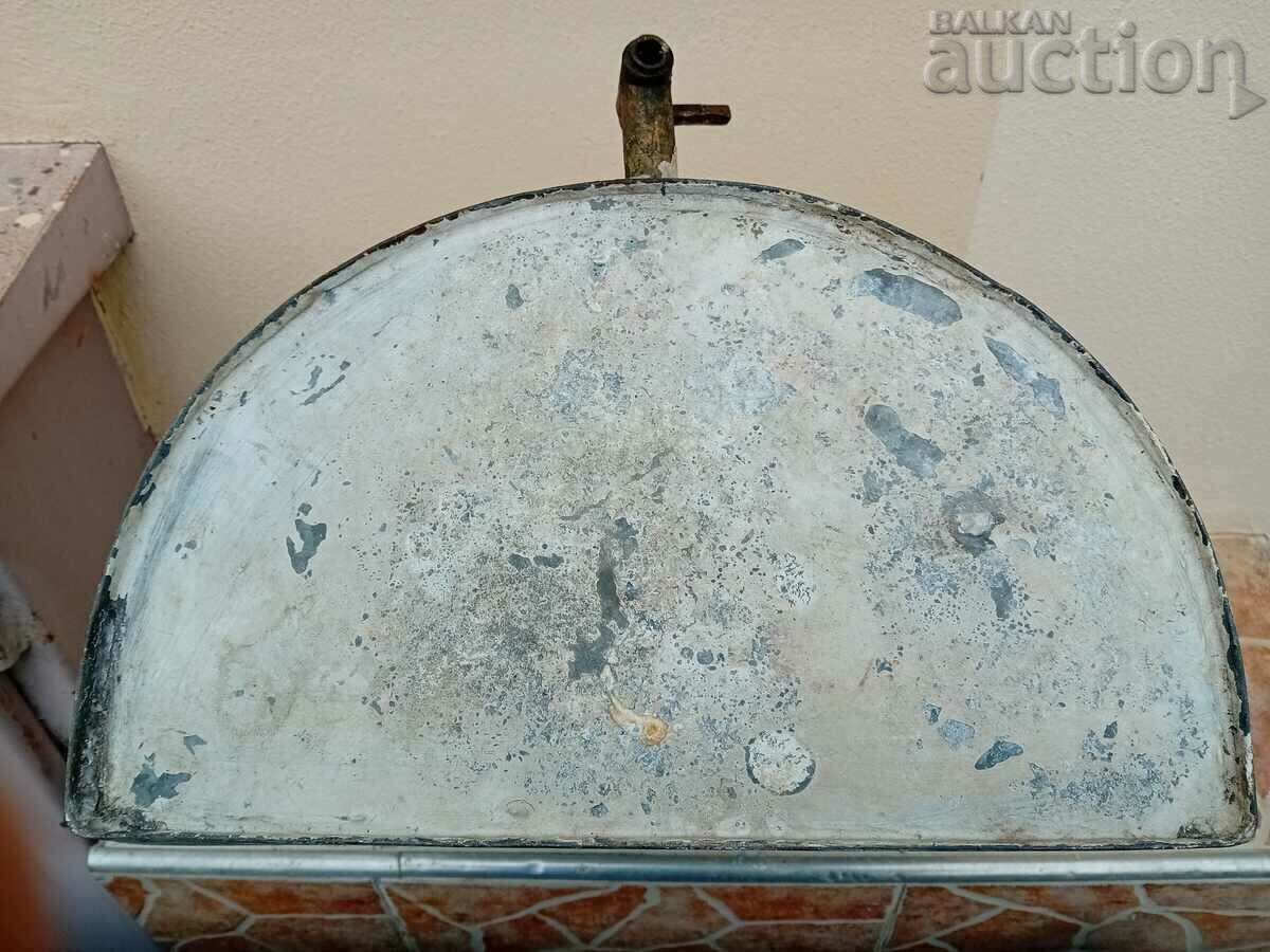 Washbasin antique rustic sink with bronze faucet - 6 Washbasin antique rustic sink with bronze faucet - 6