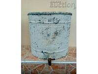 Washbasin antique rustic sink with bronze faucet