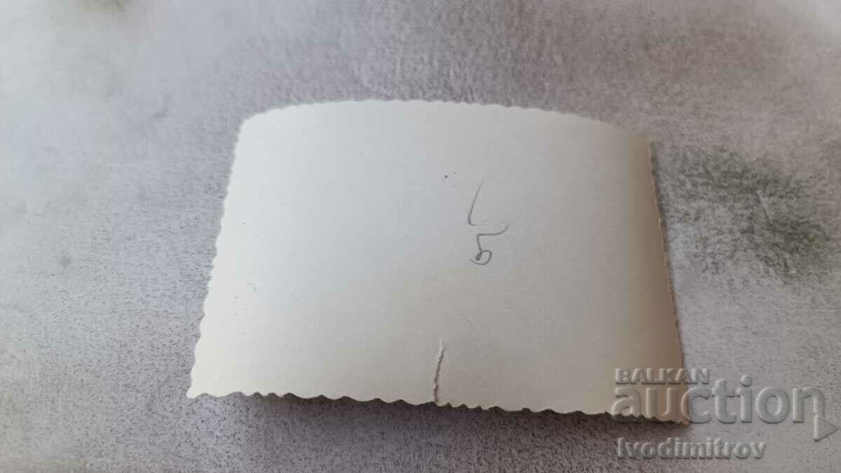 Εικόνα Άνδρες σε μια πισίνα σε ένα ποτάμι με τιμή 2.35 BGN | € 1.20 Εικόνα Άνδρες σε μια πισίνα σε ένα ποτάμι με τιμή 2.35 BGN | € 1.20